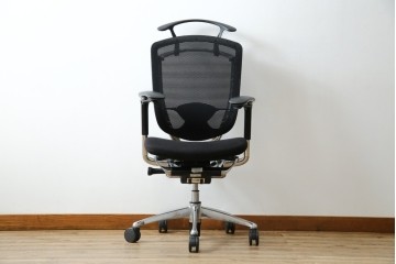 中古　美品　okamura(オカムラ)　Contessa(コンテッサ)　ハンガー付き　快適な座り心地の高機能オフィスチェア(デスクチェアス)　定価約22万円相当　(R-082682)