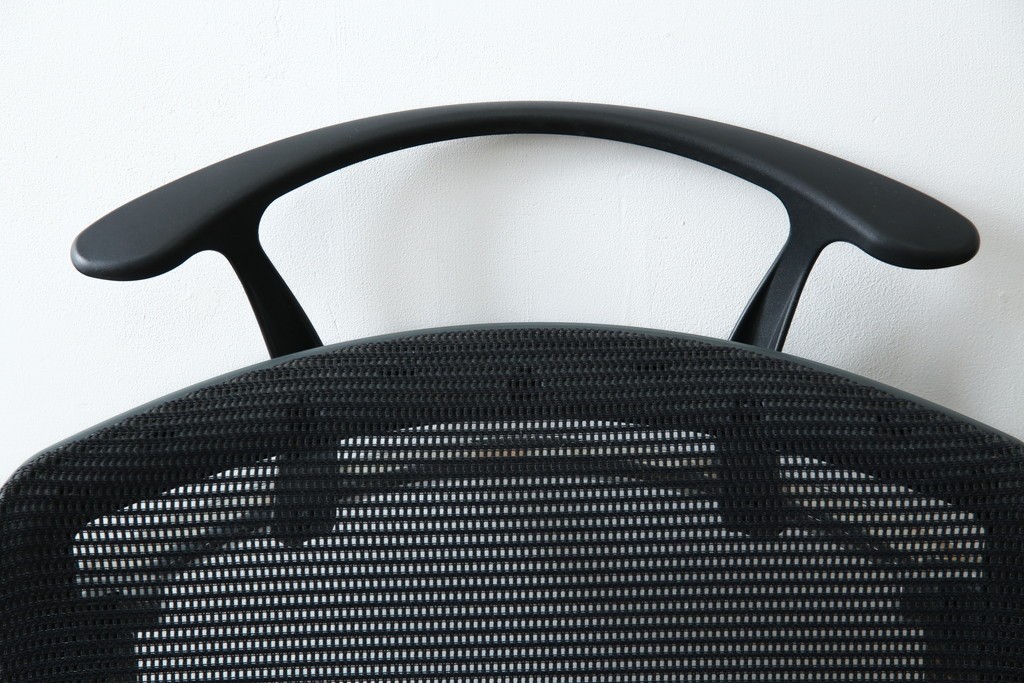 中古　美品　okamura(オカムラ)　Contessa(コンテッサ)　ハンガー付き　快適な座り心地の高機能オフィスチェア(デスクチェアス)　定価約22万円相当　(R-082682)