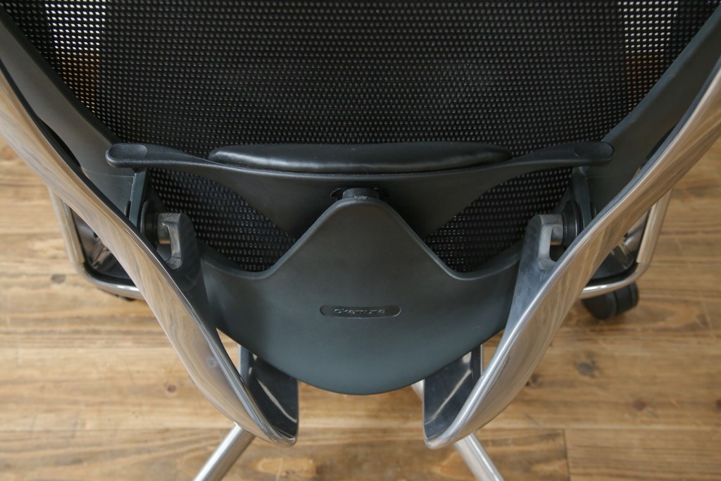 中古　美品　okamura(オカムラ)　Contessa(コンテッサ)　ハンガー付き　快適な座り心地の高機能オフィスチェア(デスクチェアス)　定価約22万円相当　(R-082682)