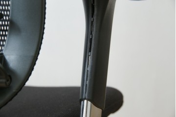 中古　美品　okamura(オカムラ)　Contessa(コンテッサ)　ハンガー付き　快適な座り心地の高機能オフィスチェア(デスクチェアス)　定価約22万円相当　(R-082682)