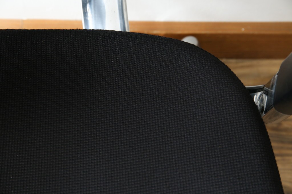 中古　美品　okamura(オカムラ)　Contessa(コンテッサ)　ハンガー付き　快適な座り心地の高機能オフィスチェア(デスクチェアス)　定価約22万円相当　(R-082682)