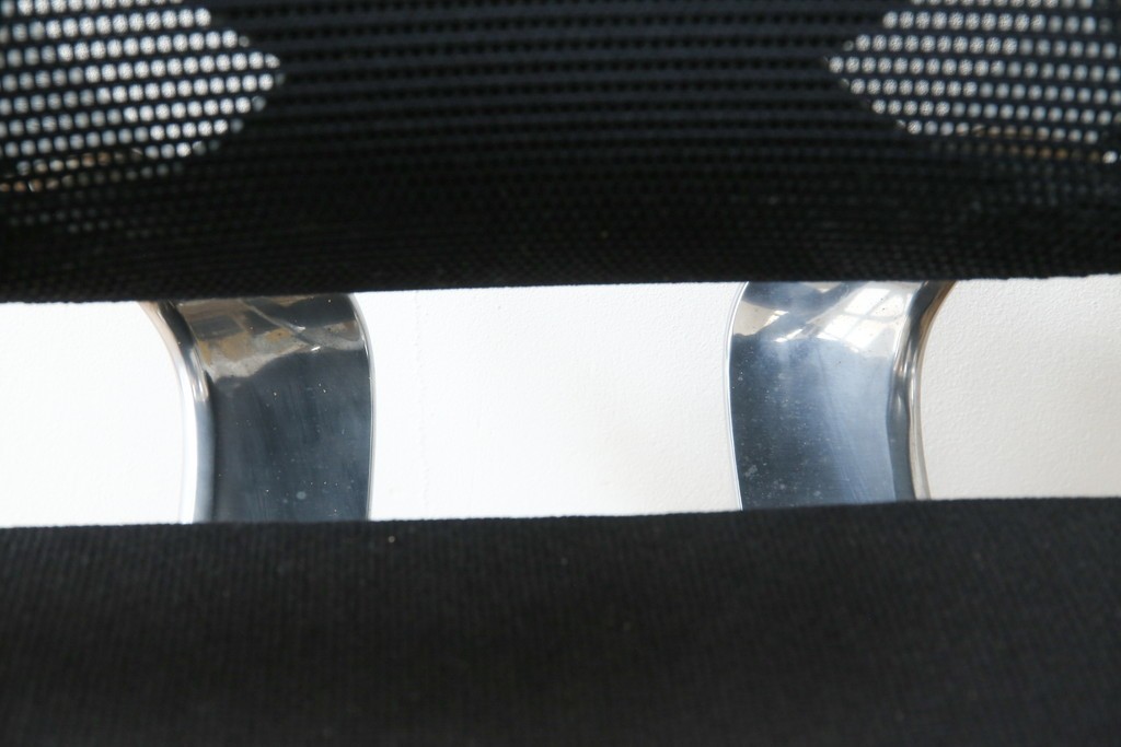 中古　美品　okamura(オカムラ)　Contessa(コンテッサ)　ハンガー付き　快適な座り心地の高機能オフィスチェア(デスクチェアス)　定価約22万円相当　(R-082682)