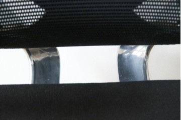 中古　美品　okamura(オカムラ)　Contessa(コンテッサ)　ハンガー付き　快適な座り心地の高機能オフィスチェア(デスクチェアス)　定価約22万円相当　(R-082682)