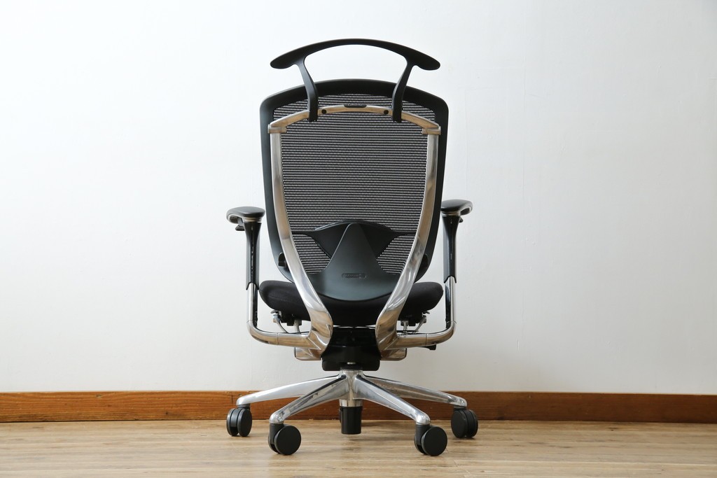 中古　美品　okamura(オカムラ)　Contessa(コンテッサ)　ハンガー付き　快適な座り心地の高機能オフィスチェア(デスクチェアス)　定価約22万円相当　(R-082682)