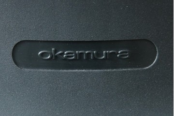 中古　美品　okamura(オカムラ)　Contessa(コンテッサ)　ハンガー付き　快適な座り心地の高機能オフィスチェア(デスクチェアス)　定価約22万円相当　(R-082682)
