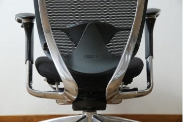 中古　美品　okamura(オカムラ)　Contessa(コンテッサ)　ハンガー付き　快適な座り心地の高機能オフィスチェア(デスクチェアス)　定価約22万円相当　(R-082682)