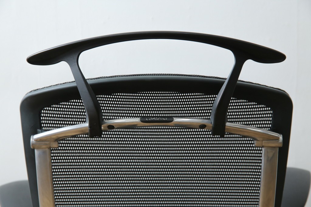 中古　美品　okamura(オカムラ)　Contessa(コンテッサ)　ハンガー付き　快適な座り心地の高機能オフィスチェア(デスクチェアス)　定価約22万円相当　(R-082682)