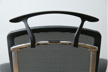 中古　美品　okamura(オカムラ)　Contessa(コンテッサ)　ハンガー付き　快適な座り心地の高機能オフィスチェア(デスクチェアス)　定価約22万円相当　(R-082682)