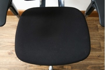 中古　美品　okamura(オカムラ)　Contessa(コンテッサ)　ハンガー付き　快適な座り心地の高機能オフィスチェア(デスクチェアス)　定価約22万円相当　(R-082682)