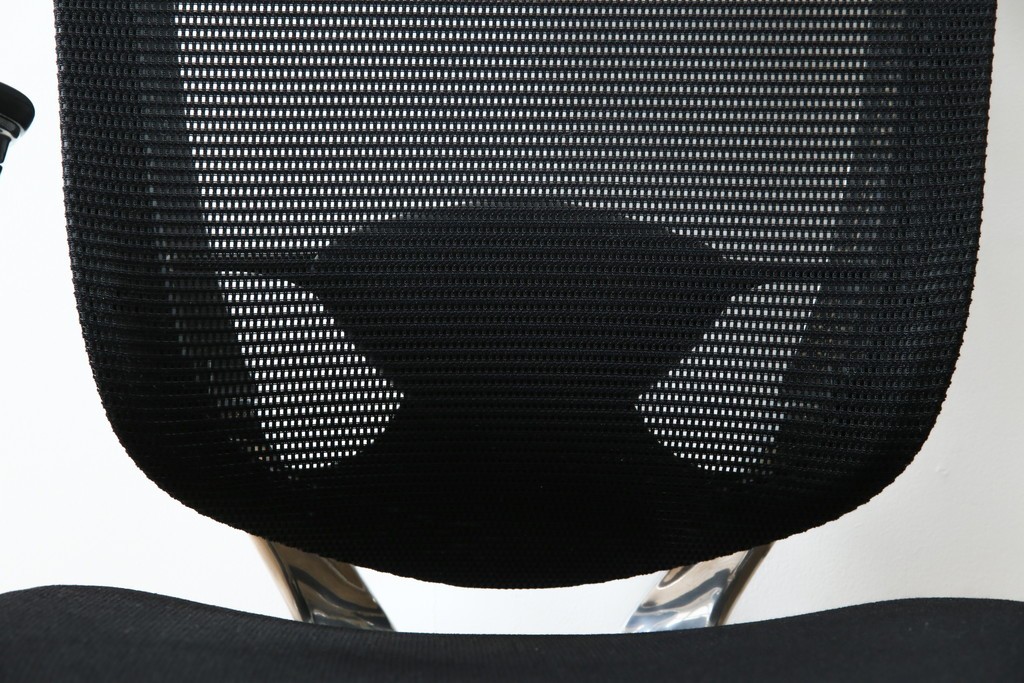 中古　美品　okamura(オカムラ)　Contessa(コンテッサ)　ハンガー付き　快適な座り心地の高機能オフィスチェア(デスクチェアス)　定価約22万円相当　(R-082682)