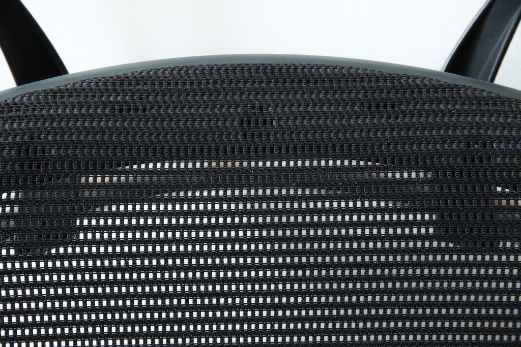 中古　美品　okamura(オカムラ)　Contessa(コンテッサ)　ハンガー付き　快適な座り心地の高機能オフィスチェア(デスクチェアス)　定価約22万円相当　(R-082682)