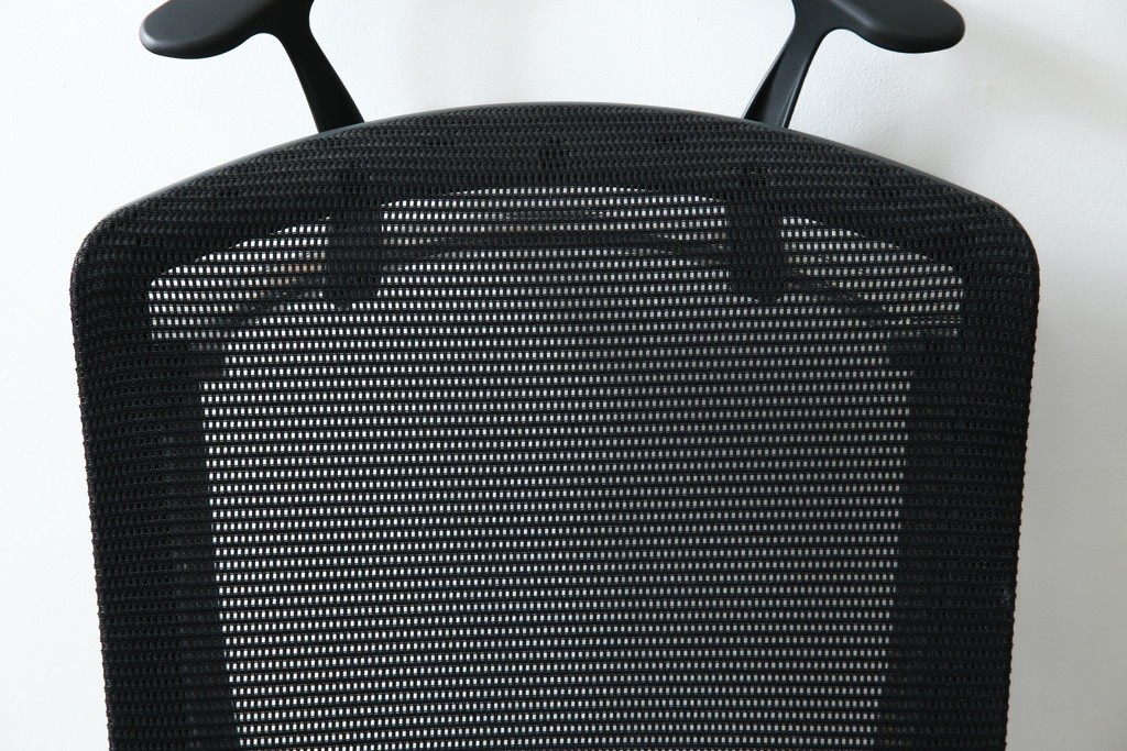 中古　美品　okamura(オカムラ)　Contessa(コンテッサ)　ハンガー付き　快適な座り心地の高機能オフィスチェア(デスクチェアス)　定価約22万円相当　(R-082682)