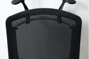 中古　美品　okamura(オカムラ)　Contessa(コンテッサ)　ハンガー付き　快適な座り心地の高機能オフィスチェア(デスクチェアス)　定価約22万円相当　(R-082682)