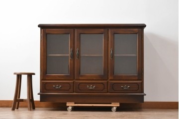 中古　美品　カリモク家具(karimoku)　COLONIAL(コロニアル)シリーズ　HK4007NK　カントリースタイルのお部屋作りにおすすめのおしゃれなサイドボード　定価約21万円　(R-082687)