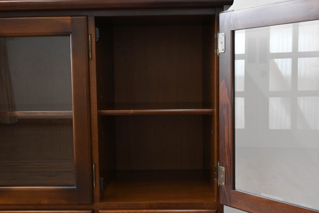 中古　美品　カリモク家具(karimoku)　COLONIAL(コロニアル)シリーズ　HK4007NK　カントリースタイルのお部屋作りにおすすめのおしゃれなサイドボード　定価約21万円　(R-082687)