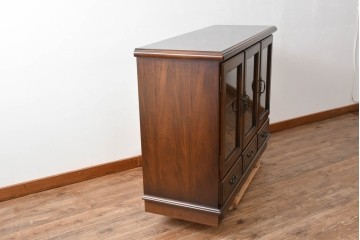 中古　美品　カリモク家具(karimoku)　COLONIAL(コロニアル)シリーズ　HK4007NK　カントリースタイルのお部屋作りにおすすめのおしゃれなサイドボード　定価約21万円　(R-082687)