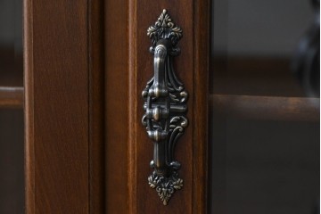 中古　美品　カリモク家具(karimoku)　COLONIAL(コロニアル)シリーズ　HK4007NK　カントリースタイルのお部屋作りにおすすめのおしゃれなサイドボード　定価約21万円　(R-082687)