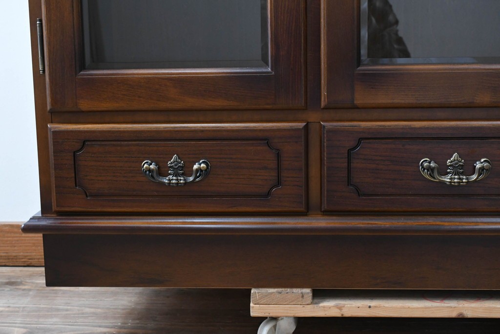 中古　美品　カリモク家具(karimoku)　COLONIAL(コロニアル)シリーズ　HK4007NK　カントリースタイルのお部屋作りにおすすめのおしゃれなサイドボード　定価約21万円　(R-082687)