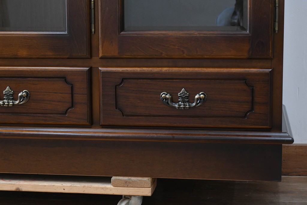 中古　美品　カリモク家具(karimoku)　COLONIAL(コロニアル)シリーズ　HK4007NK　カントリースタイルのお部屋作りにおすすめのおしゃれなサイドボード　定価約21万円　(R-082687)