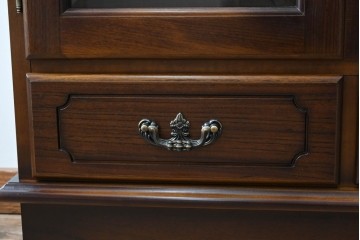 中古　美品　カリモク家具(karimoku)　COLONIAL(コロニアル)シリーズ　HK4007NK　カントリースタイルのお部屋作りにおすすめのおしゃれなサイドボード　定価約21万円　(R-082687)