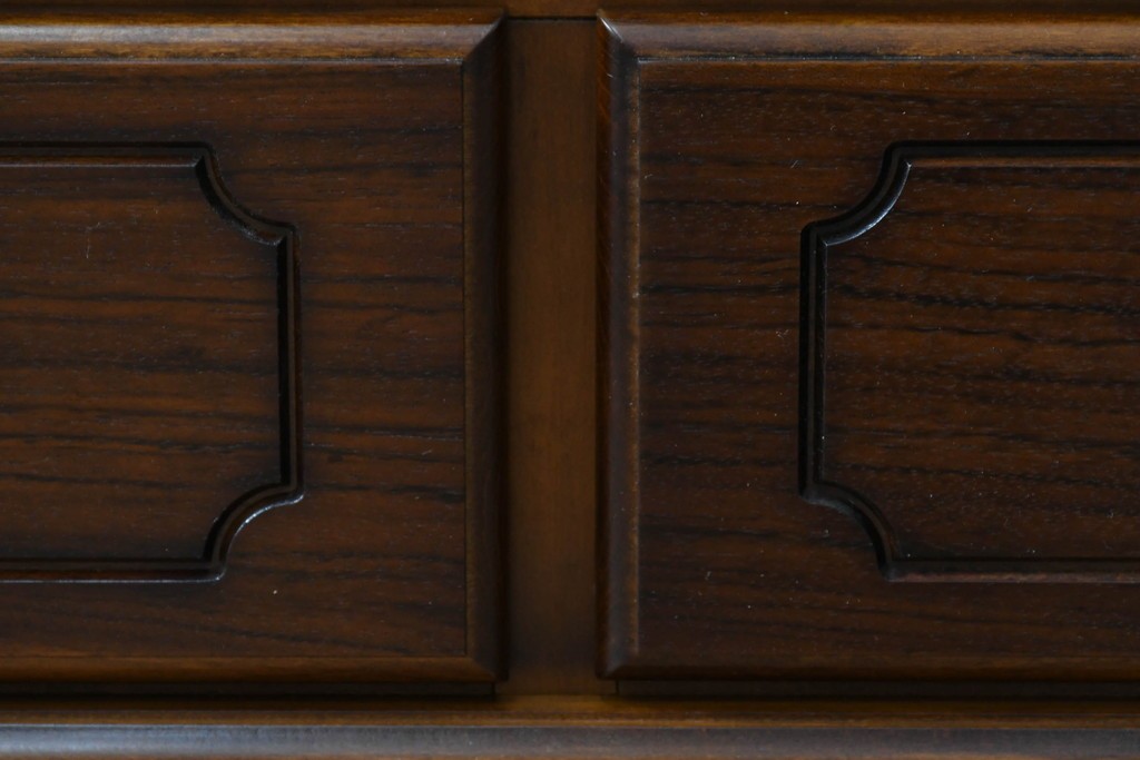 中古　美品　カリモク家具(karimoku)　COLONIAL(コロニアル)シリーズ　HK4007NK　カントリースタイルのお部屋作りにおすすめのおしゃれなサイドボード　定価約21万円　(R-082687)