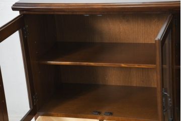 中古　美品　カリモク家具(karimoku)　COLONIAL(コロニアル)シリーズ　HK4007NK　カントリースタイルのお部屋作りにおすすめのおしゃれなサイドボード(ローボード、リビングボード、収納棚、戸棚)(定価約21万円)(R-082687)