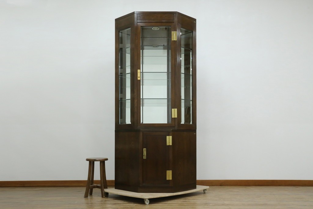 中古　カリモク家具(karimoku)　domani(ドマーニ)　Morganton(モーガントン)　クラシカルモダンデザインの二段重ねコーナーキャビネット　定価約60〜70万円　(R-082688)