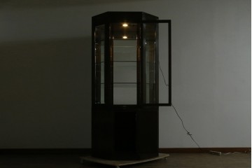 中古　カリモク家具(karimoku)　domani(ドマーニ)　Morganton(モーガントン)　クラシカルモダンデザインの二段重ねコーナーキャビネット　定価約60〜70万円　(R-082688)