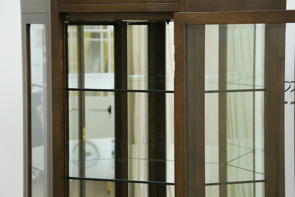 中古　カリモク家具(karimoku)　domani(ドマーニ)　Morganton(モーガントン)　クラシカルモダンデザインの二段重ねコーナーキャビネット　定価約60〜70万円　(R-082688)