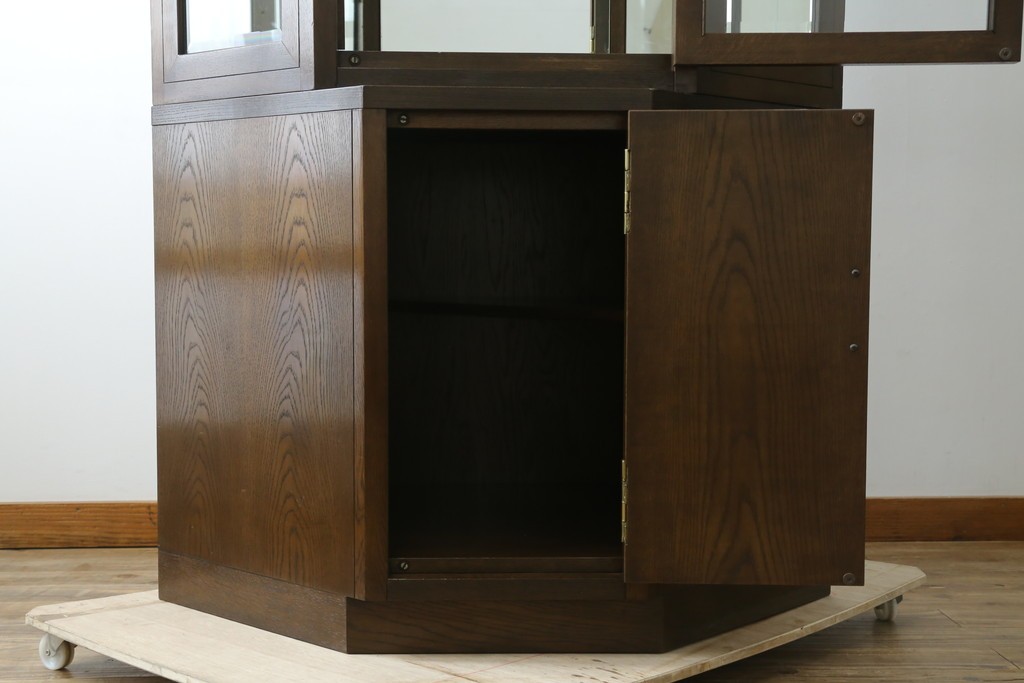 中古　カリモク家具(karimoku)　domani(ドマーニ)　Morganton(モーガントン)　クラシカルモダンデザインの二段重ねコーナーキャビネット　定価約60〜70万円　(R-082688)