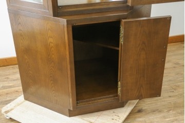 中古　カリモク家具(karimoku)　domani(ドマーニ)　Morganton(モーガントン)　クラシカルモダンデザインの二段重ねコーナーキャビネット　定価約60〜70万円　(R-082688)