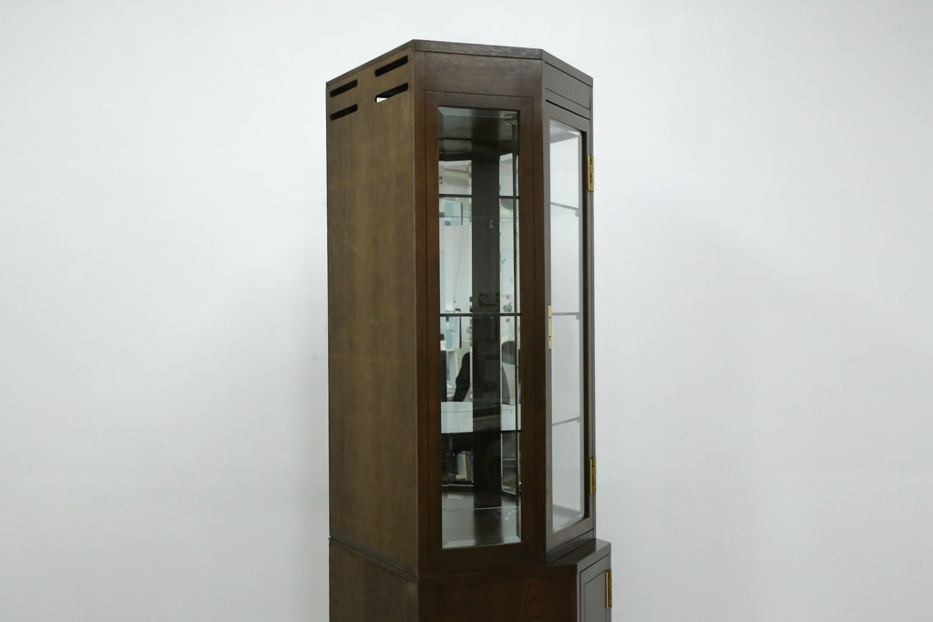 中古　カリモク家具(karimoku)　domani(ドマーニ)　Morganton(モーガントン)　クラシカルモダンデザインの二段重ねコーナーキャビネット　定価約60〜70万円　(R-082688)