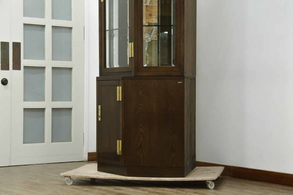 中古　カリモク家具(karimoku)　domani(ドマーニ)　Morganton(モーガントン)　クラシカルモダンデザインの二段重ねコーナーキャビネット　定価約60〜70万円　(R-082688)