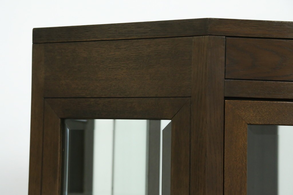 中古　カリモク家具(karimoku)　domani(ドマーニ)　Morganton(モーガントン)　クラシカルモダンデザインの二段重ねコーナーキャビネット　定価約60〜70万円　(R-082688)