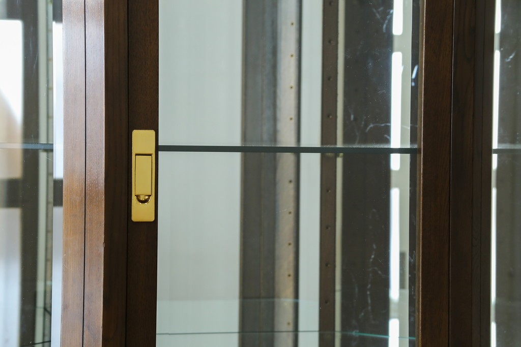 中古　カリモク家具(karimoku)　domani(ドマーニ)　Morganton(モーガントン)　クラシカルモダンデザインの二段重ねコーナーキャビネット　定価約60〜70万円　(R-082688)