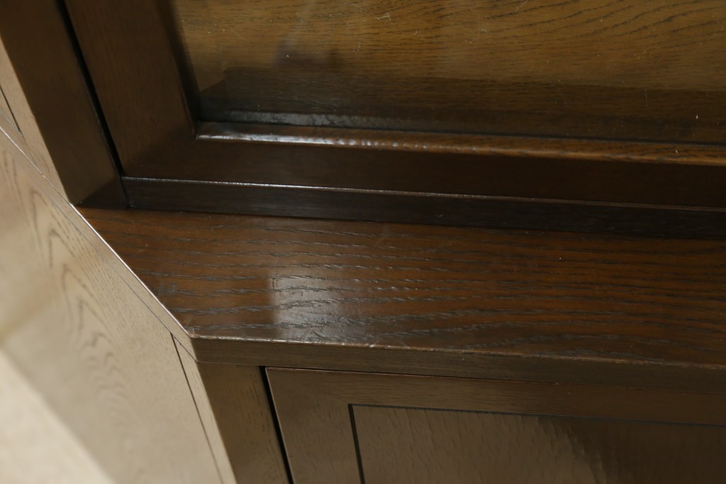 中古　カリモク家具(karimoku)　domani(ドマーニ)　Morganton(モーガントン)　クラシカルモダンデザインの二段重ねコーナーキャビネット　定価約60〜70万円　(R-082688)