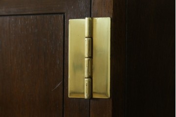 中古　カリモク家具(karimoku)　domani(ドマーニ)　Morganton(モーガントン)　クラシカルモダンデザインの二段重ねコーナーキャビネット　定価約60〜70万円　(R-082688)