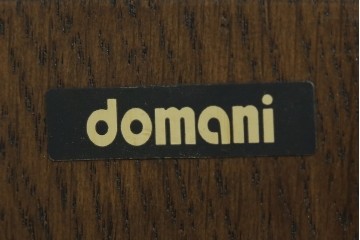 中古　カリモク家具(karimoku)　domani(ドマーニ)　Morganton(モーガントン)　クラシカルモダンデザインの二段重ねコーナーキャビネット　定価約60〜70万円　(R-082688)