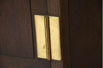 中古　カリモク家具(karimoku)　domani(ドマーニ)　Morganton(モーガントン)　クラシカルモダンデザインの二段重ねコーナーキャビネット(キュリオケース、ガラスケース、ショーケース、ディスプレイケース、コレクションケース、飾り棚、陳列棚、収納棚、店舗什器)(定価約60〜70万円)(R-082688)