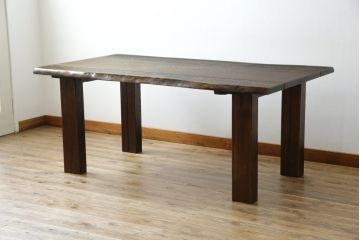 中古　美品!!　カリモク家具(karimoku)　希少モデル　タモ材無垢　自然な風合いと美しい杢目で暮らしに温もりを添えるダイニングテーブル(4人掛け、6人掛け、食卓、作業台)(定価約20万円)(R-082689)