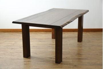 中古　美品!!　カリモク家具(karimoku)　希少モデル　タモ材無垢　自然な風合いと美しい杢目で暮らしに温もりを添えるダイニングテーブル(4人掛け、6人掛け、食卓、作業台)(定価約20万円)(R-082689)