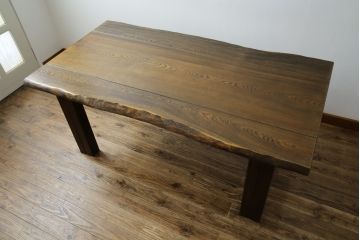中古　美品!!　カリモク家具(karimoku)　希少モデル　タモ材無垢　自然な風合いと美しい杢目で暮らしに温もりを添えるダイニングテーブル(4人掛け、6人掛け、食卓、作業台)(定価約20万円)(R-082689)