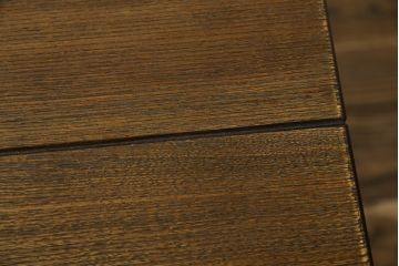 中古　美品!!　カリモク家具(karimoku)　希少モデル　タモ材無垢　自然な風合いと美しい杢目で暮らしに温もりを添えるダイニングテーブル(4人掛け、6人掛け、食卓、作業台)(定価約20万円)(R-082689)