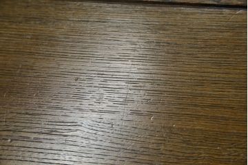 中古　美品!!　カリモク家具(karimoku)　希少モデル　タモ材無垢　自然な風合いと美しい杢目で暮らしに温もりを添えるダイニングテーブル(4人掛け、6人掛け、食卓、作業台)(定価約20万円)(R-082689)
