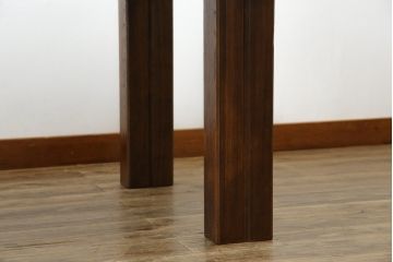 中古　美品!!　カリモク家具(karimoku)　希少モデル　タモ材無垢　自然な風合いと美しい杢目で暮らしに温もりを添えるダイニングテーブル(4人掛け、6人掛け、食卓、作業台)(定価約20万円)(R-082689)