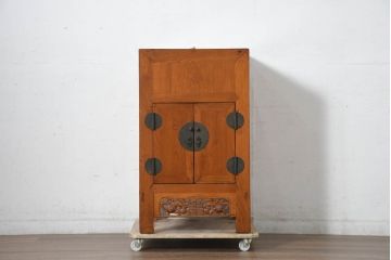 アジアンビンテージ　 李朝家具 　天板に投入口の付いた米櫃型サイドキャビネット(コメビツ、こめびつ、サイドボード、リビングボード、収納棚、戸棚、店舗什器、ヴィンテージ)(R-082690)