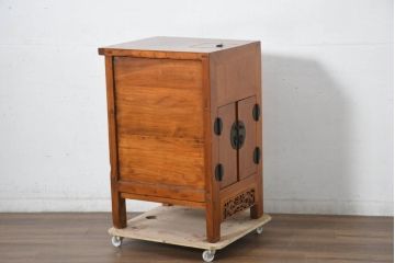 アジアンビンテージ　 李朝家具 　天板に投入口の付いた米櫃型サイドキャビネット(コメビツ、こめびつ、サイドボード、リビングボード、収納棚、戸棚、店舗什器、ヴィンテージ)(R-082690)