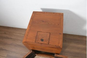 アジアンビンテージ　 李朝家具 　天板に投入口の付いた米櫃型サイドキャビネット(コメビツ、こめびつ、サイドボード、リビングボード、収納棚、戸棚、店舗什器、ヴィンテージ)(R-082690)