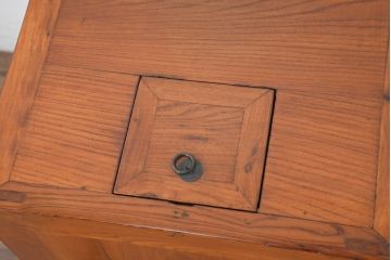 アジアンビンテージ　 李朝家具 　天板に投入口の付いた米櫃型サイドキャビネット(コメビツ、こめびつ、サイドボード、リビングボード、収納棚、戸棚、店舗什器、ヴィンテージ)(R-082690)