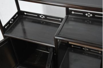 中古　美品　黒檀の風合いが魅力の小振りな茶棚(コクタン、飾り棚、違い棚、収納棚、戸棚、民芸家具)(R-082691)